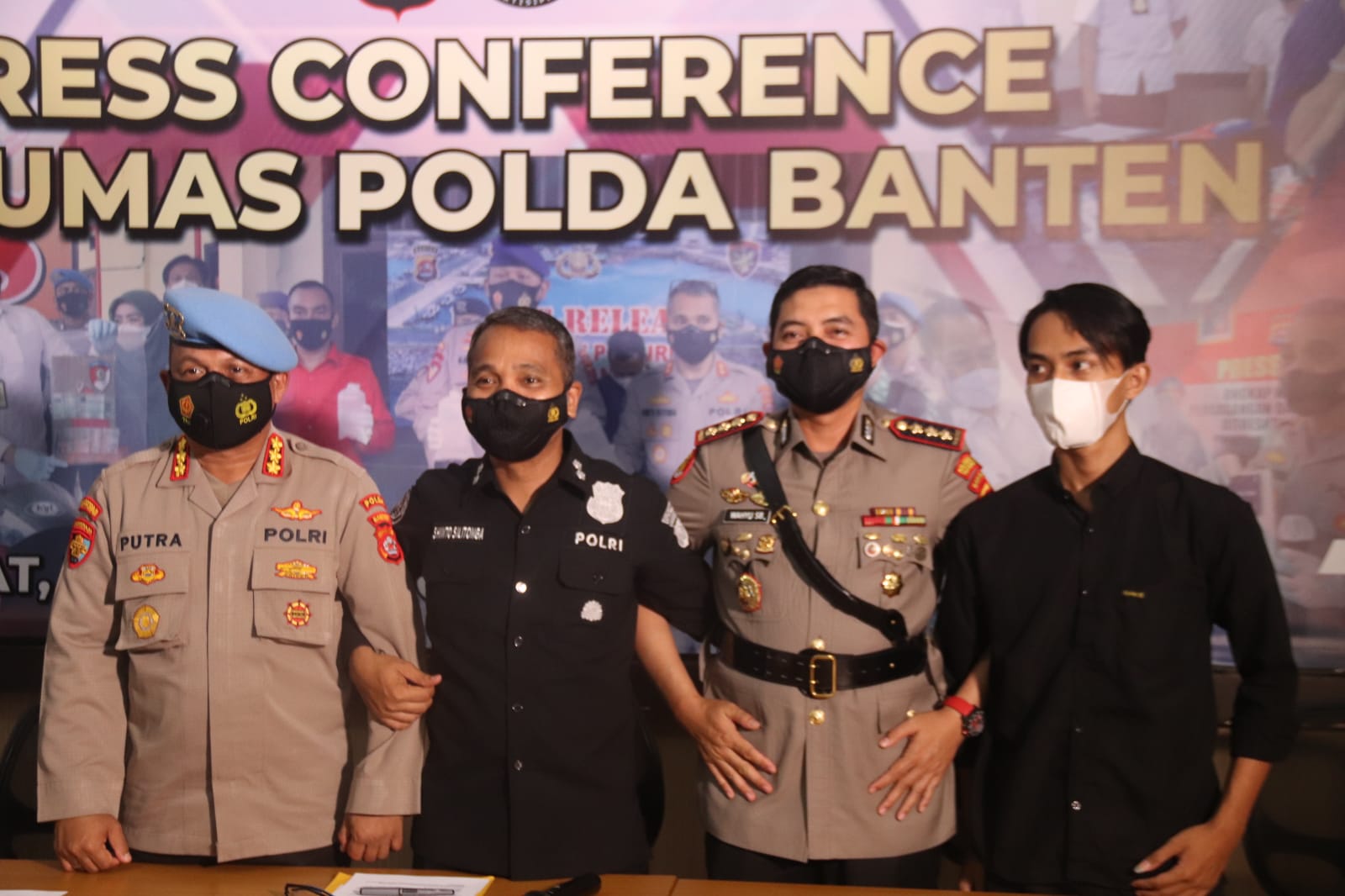 Polisi Yang Smackdown Mahasiswa Ditahan 21 Hari Dan Penundaan Naik