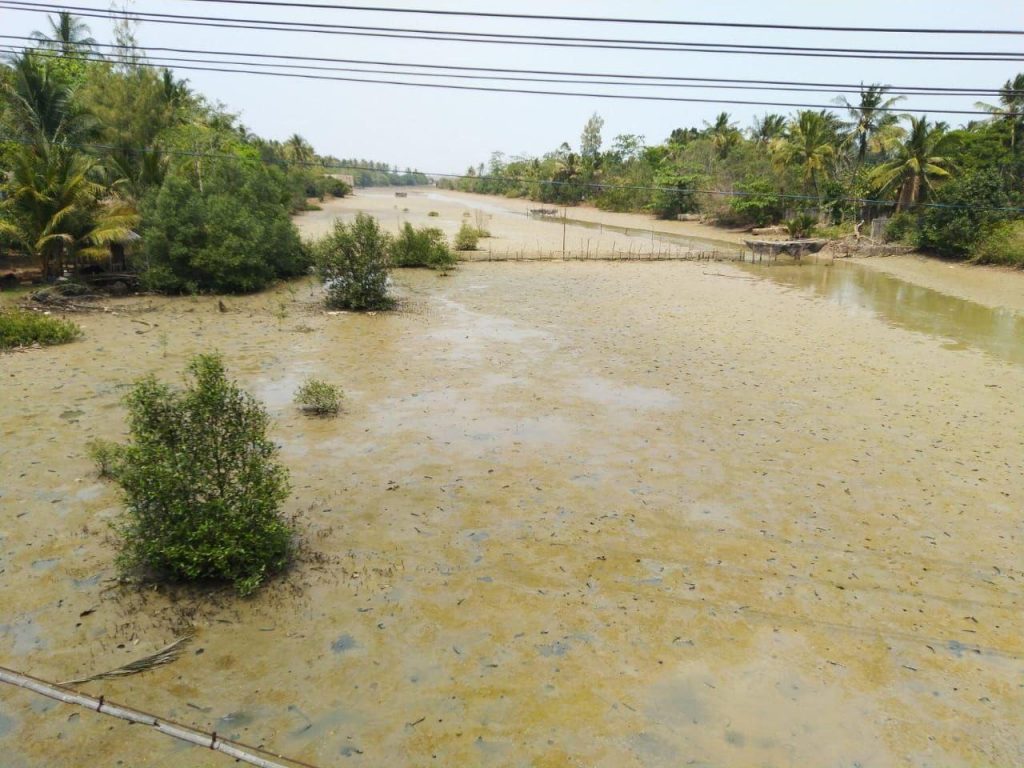 Muara Sungai Cibungur Alami Pendangkalan Warga Khawatir Terkena Banjir 7287