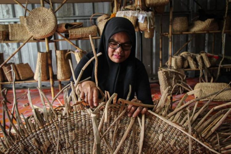 Kerajinan Eceng  Gondok  Kota Tangerang Dilirik Pasar Eropa