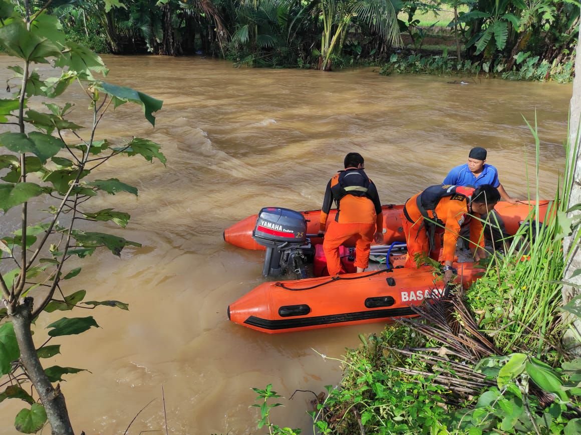 Terseret Aliran Sungai
