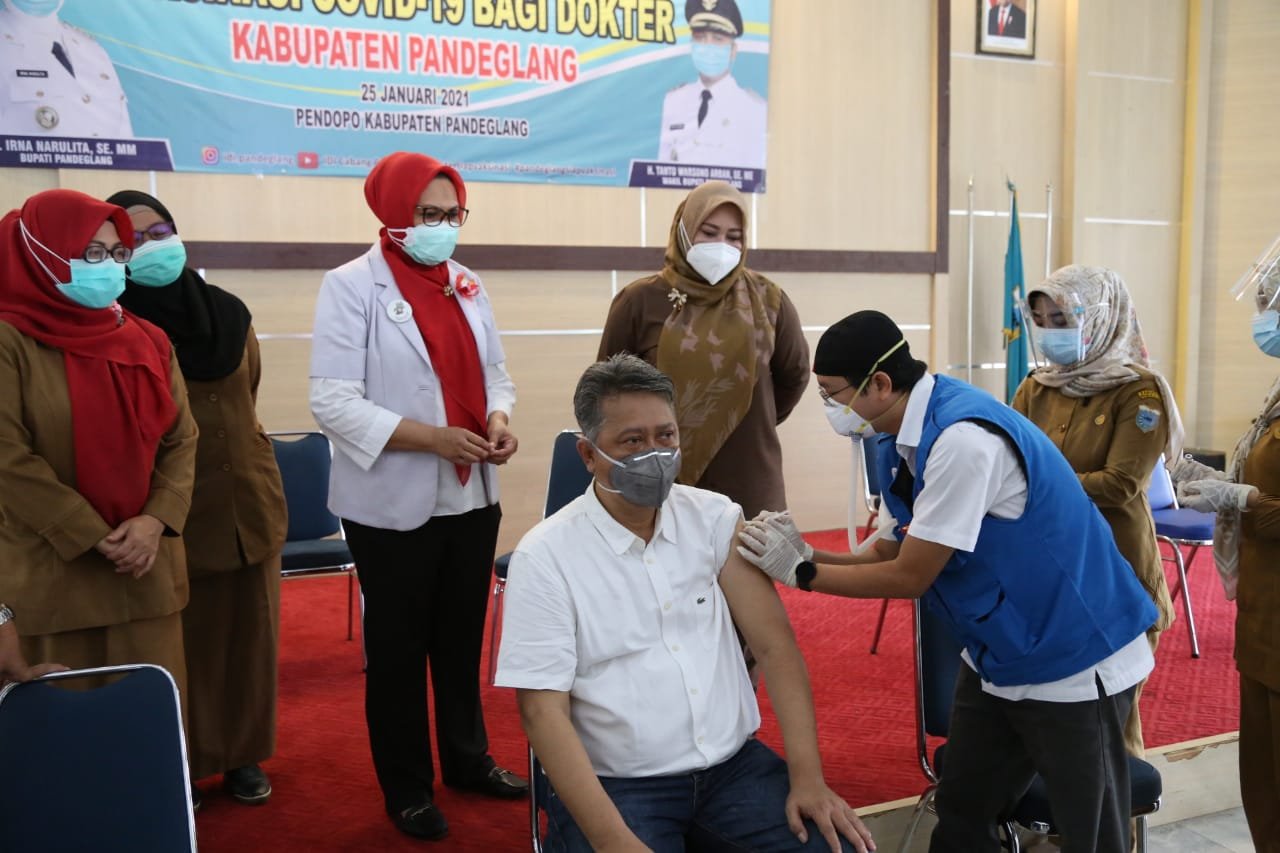 Vaksinasi di Pandeglang