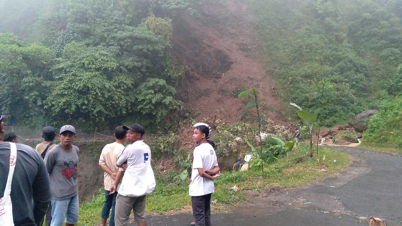 Longsor Lebak Gedong