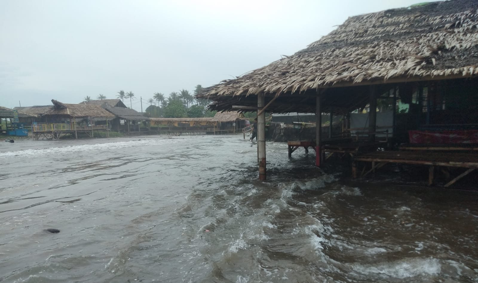 Pantai Bagedur