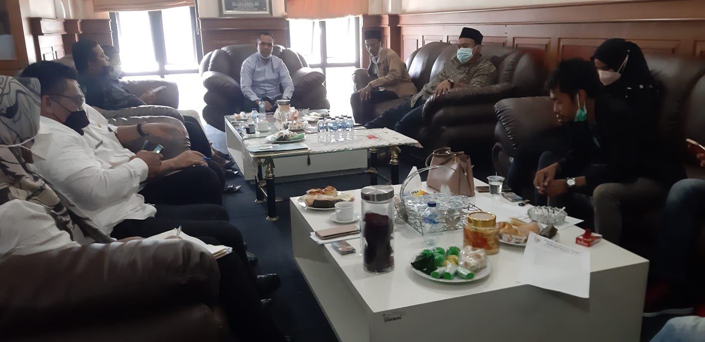 Jalan Bama-Pagelaran