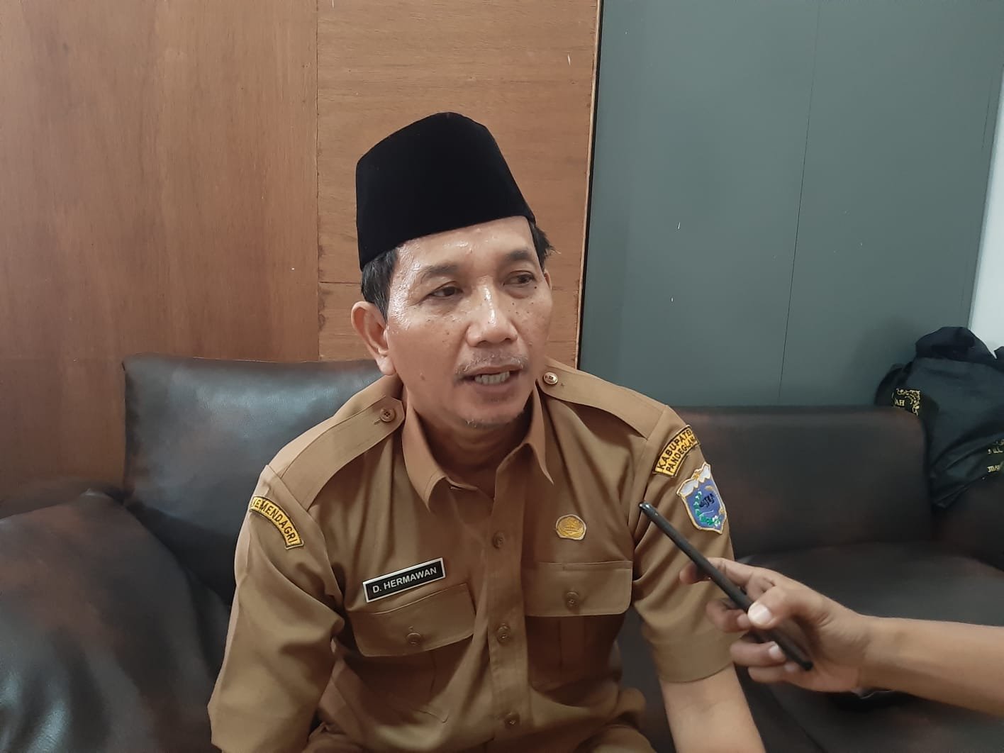 Oknum Sekdes Pesta Miras