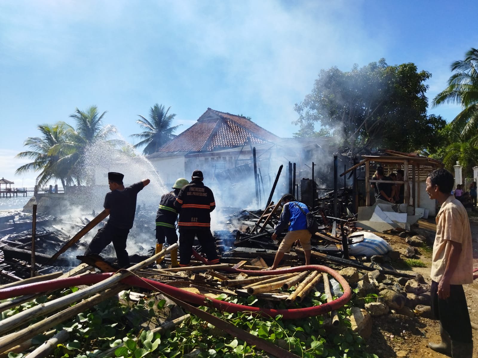 Warung Terbakar