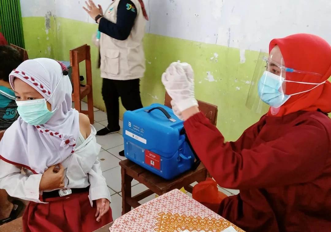 Vaksinasi Anak di Pandeglang