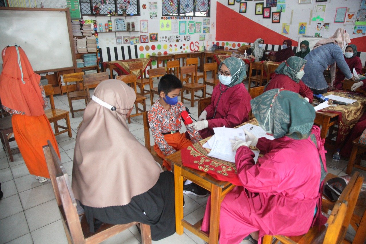 Vaksinasi Anak di Pandeglang