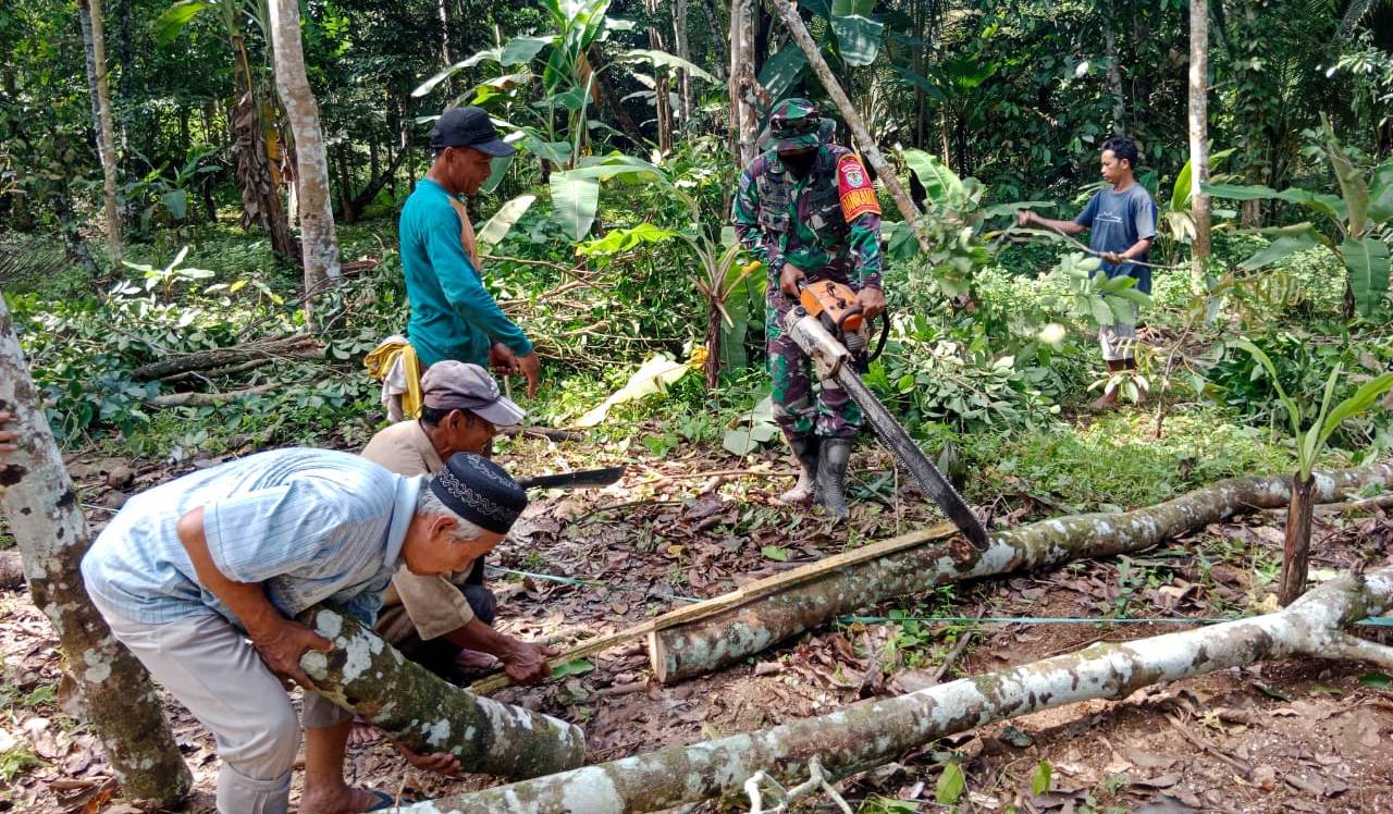 TNI Buka Jalan