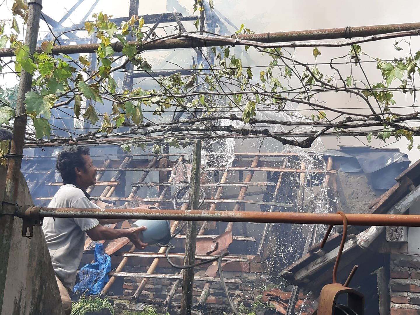 Kebakaran di Lebak