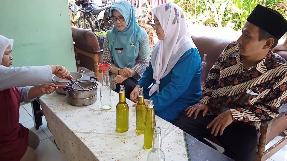 Minyak Kelapa Jadi Minyak Goreng