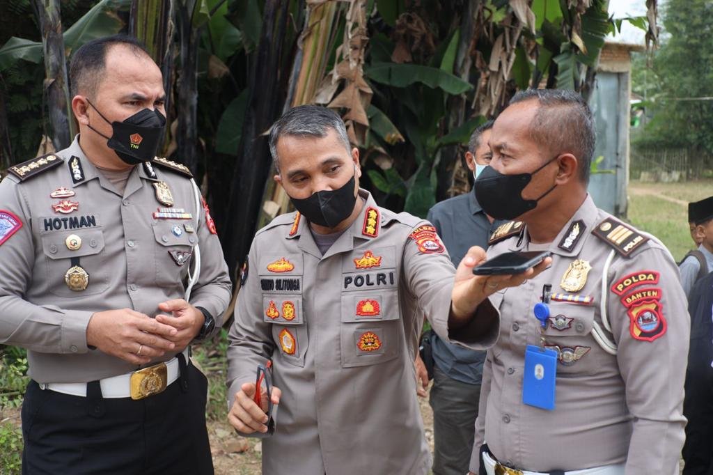 Odong-odong Ditabrak Kereta Api