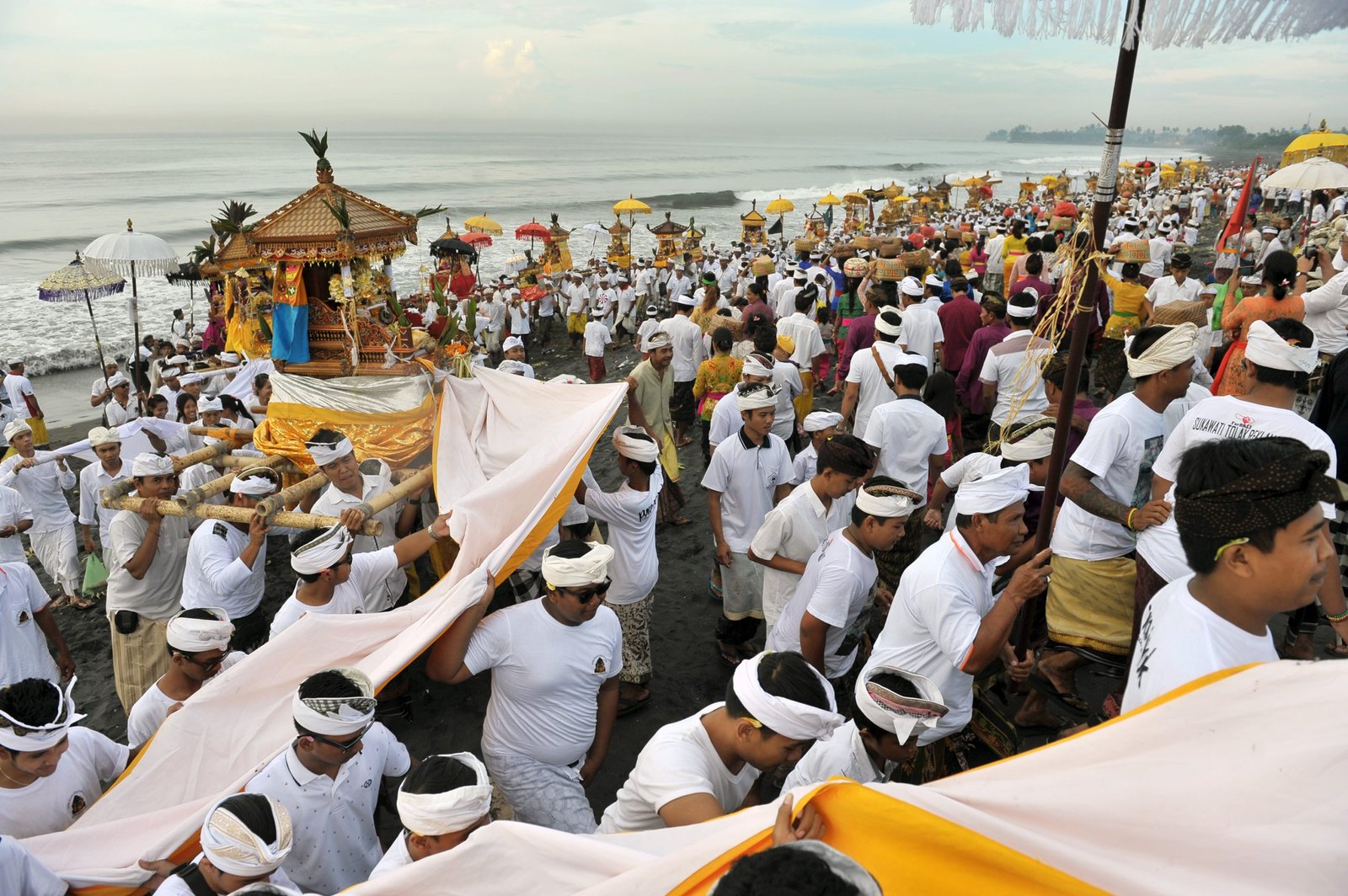 Melasti Hindu Banten