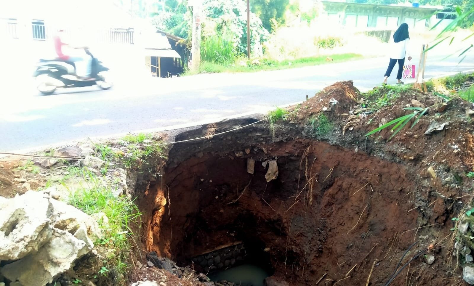 Jalan Longsor