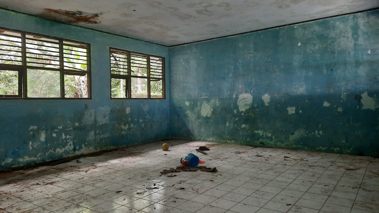 Sekolah rusak