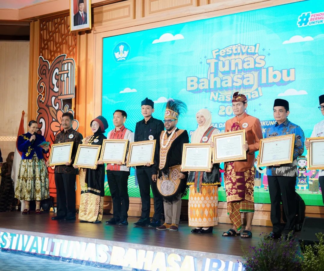 Penyerahan Penghargaan