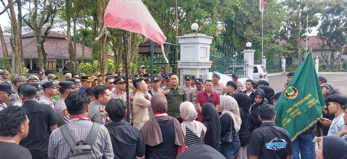 Aksi Massa